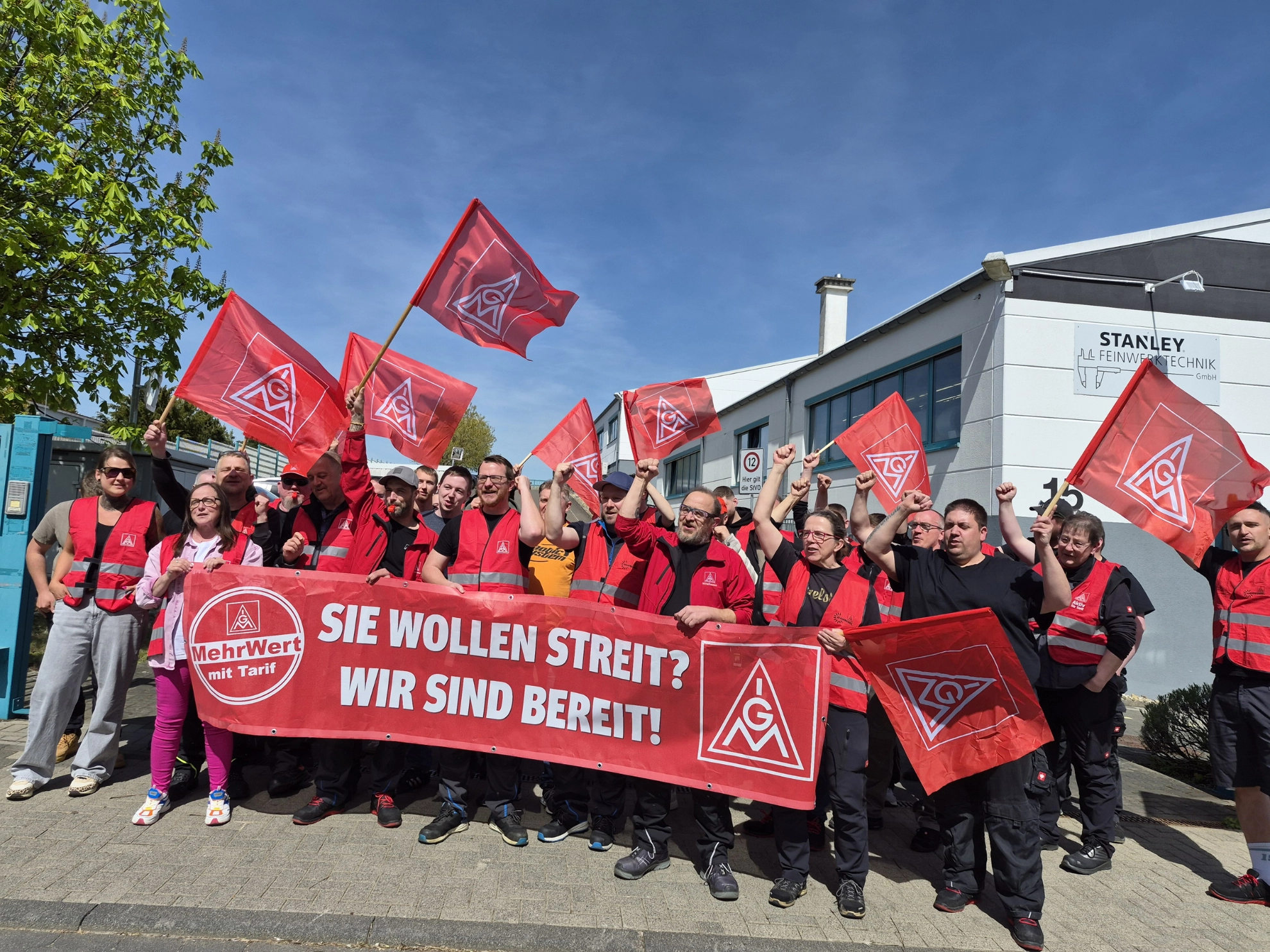 Dritter Warnstreik bei Stanley Feinwerktechnik in Lahnau